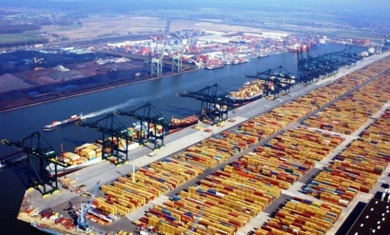 Tariff War Spurs Surge in China-US Shipping Costs, Container Shortages Cripple Exporters